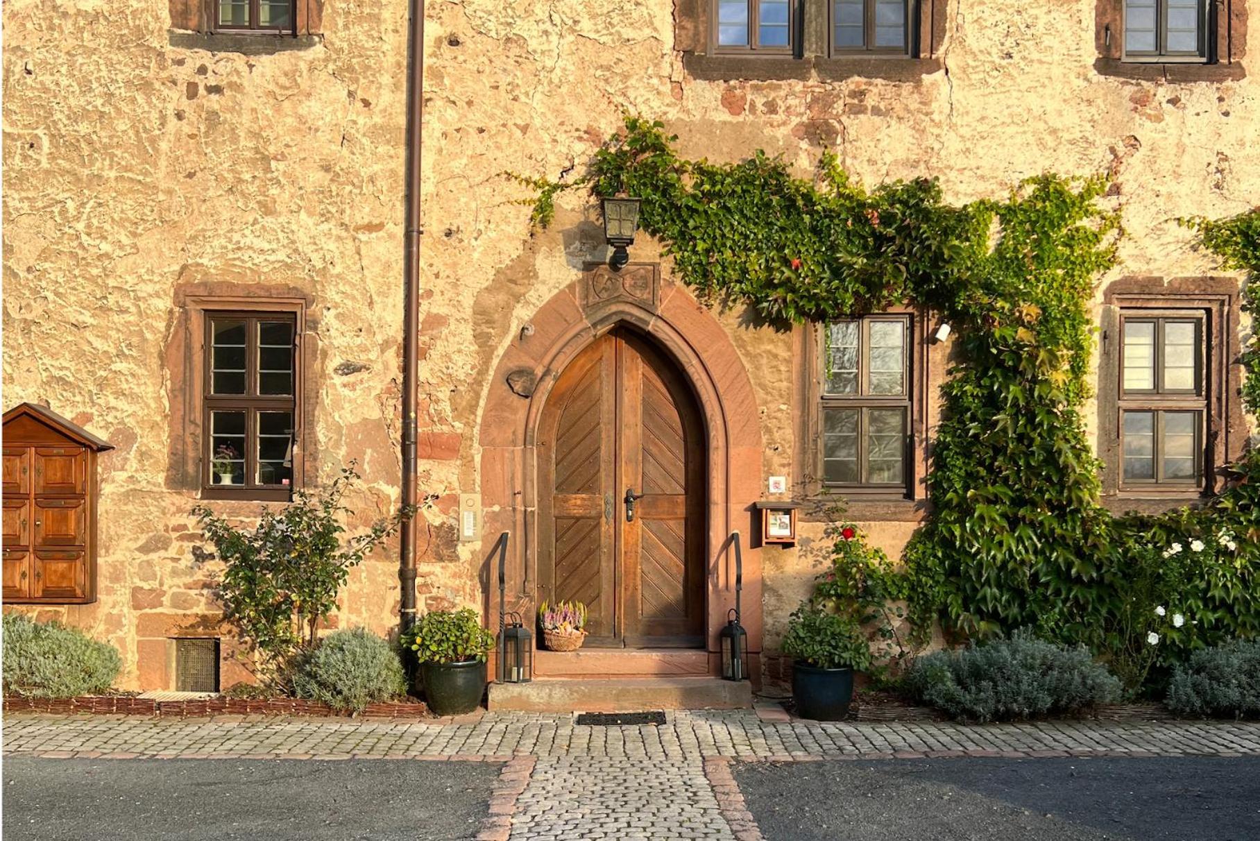 Alte Foersterei - Elegantes Apartment In Der Historischen Hinterburg Schlitz - Nahe Fulda Und Bad Hersfeld Exterior photo